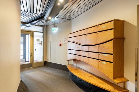 Photo of property in 17 Kent Terrace - Kent Apartments, 5c/16 Kent Terrace, Mount Victoria, Wellington, 6011