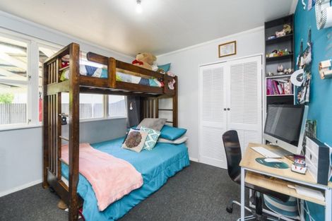 Photo of property in 138 Ruamahanga Crescent, Terrace End, Palmerston North, 4410