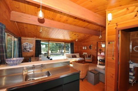 Photo of property in 16 Courtney Place, Pauanui, Hikuai, 3579