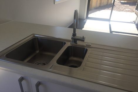 Photo of property in 2/23 Montgomery Crescent, Bader, Hamilton, 3206