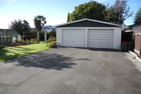 Photo of property in 33 Rhodes Street, Waimate, 7924