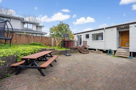 Photo of property in 9 Grimshaw Place, Henderson, Auckland, 0612