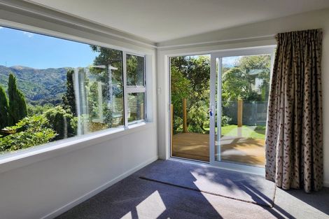 Photo of property in 3 Arden Way, Wilton, Wellington, 6012