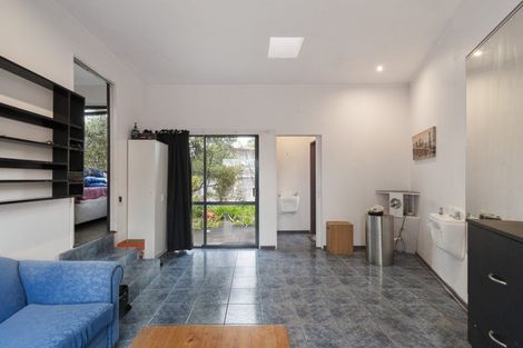 Photo of property in 20 Springdale Grove, Fitzherbert, Palmerston North, 4410