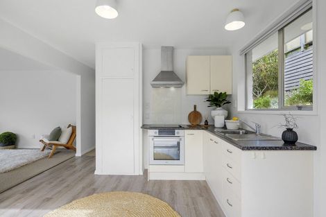 Photo of property in 2/94 Oxford Street, Lyttelton, 8082