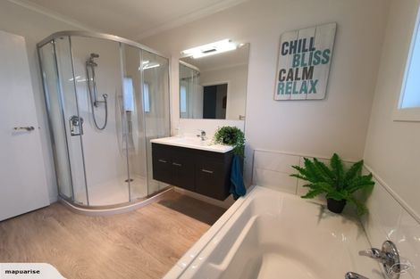 Photo of property in 4 Les Wakefield Road, Mapua, 7005