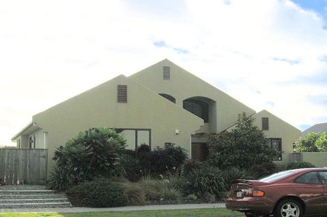 Photo of property in 118 Milne Drive, Paraparaumu, 5032