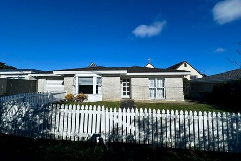 Photo of property in 2/14 Trafalgar Road, Milford, Auckland, 0620