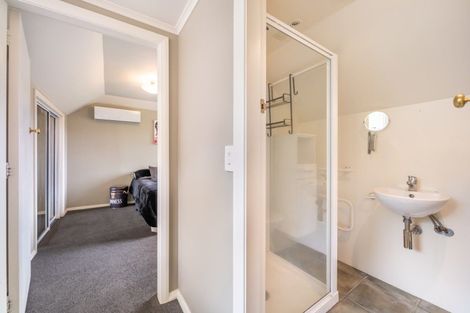 Photo of property in 6 Chatsworth Road, Silverstream, Upper Hutt, 5019