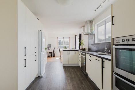 Photo of property in 4 Sutherland Crescent, Westbrook, Palmerston North, 4412