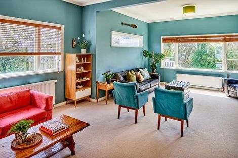 Photo of property in 2 Roxburgh Grove, Petone, Lower Hutt, 5012