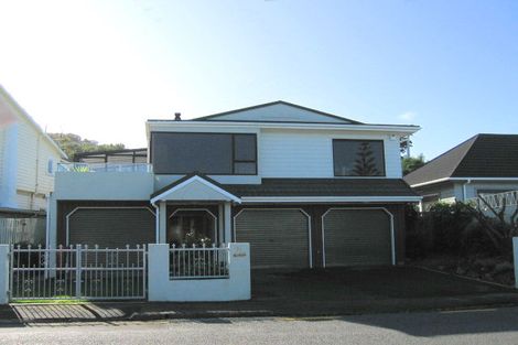 Photo of property in 60 Moana Road, Plimmerton, Porirua, 5026