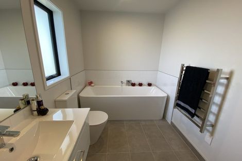 Photo of property in 1 Eric Gifford Drive, Ranui, Auckland, 0612