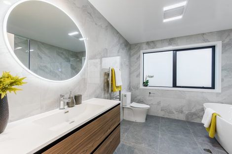 Photo of property in 51 Kumukumu Road, Long Bay, Auckland, 0630