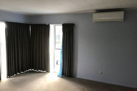 Photo of property in 51 Larissa Avenue, Henderson, Auckland, 0610