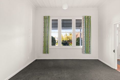 Photo of property in 27 Neeve Road, Taradale, Napier, 4112