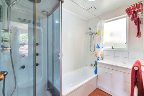 Photo of property in 50 Awaruku Road, Torbay, Auckland, 0630