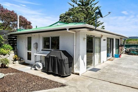 Photo of property in 80 Marsden Point Road, Ruakaka, 0116