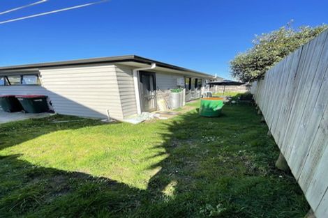 Photo of property in 3 Addison Drive, Glendene, Auckland, 0602