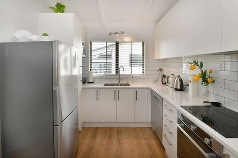 Photo of property in 19b Albatross Road, Red Beach, 0932