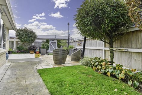 Photo of property in 2/212 Grove Road, Mayfair, Hastings, 4122