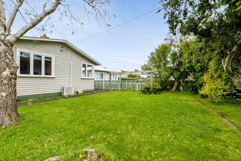 Photo of property in 27 Reid Avenue, Hawera, 4610