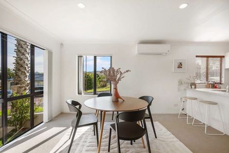 Photo of property in 1/14 Ponderosa Drive, Oteha, Auckland, 0632