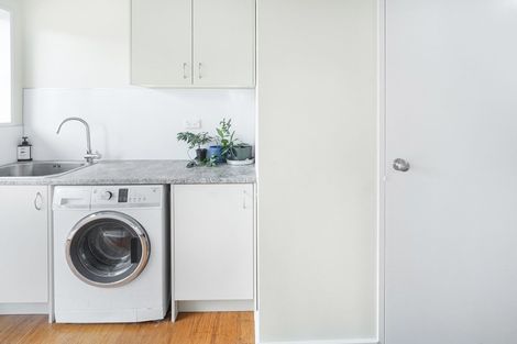 Photo of property in 28 Moreland Avenue, Pukete, Hamilton, 3200