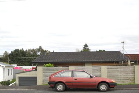 Photo of property in 35 Birdwood Avenue, Moturoa, New Plymouth, 4310