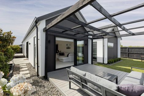 Photo of property in 1 Coolgardie Close, Papamoa, 3118