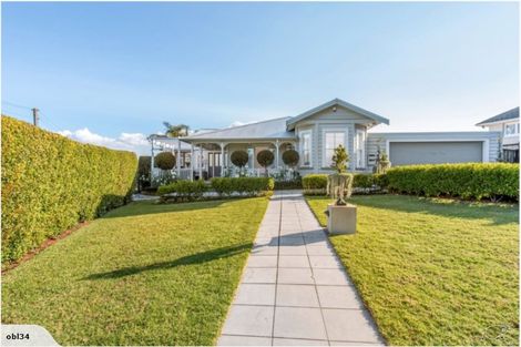 Photo of property in 71 Beach Road, Mellons Bay, Auckland, 2014