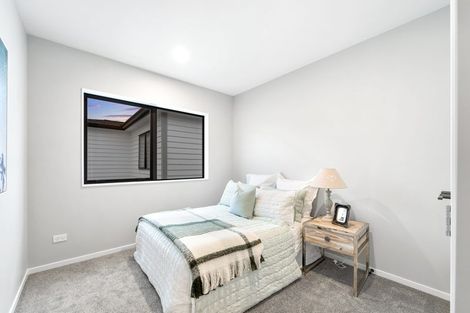 Photo of property in 13b Windermere Crescent, Blockhouse Bay, Auckland, 0600