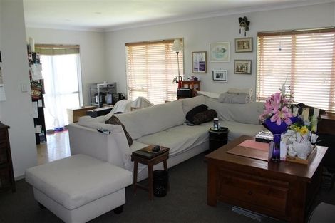 Photo of property in 56 Sherrybrooke Place, Sunnyvale, Auckland, 0612