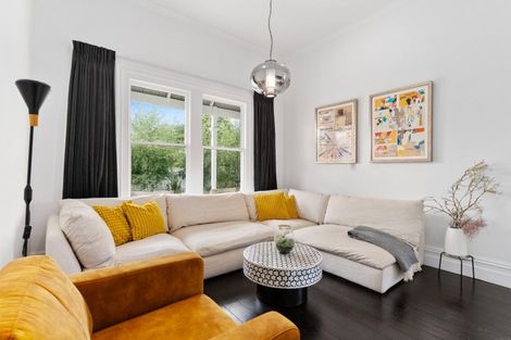 Photo of property in 250 Main Street, Greytown, 5712