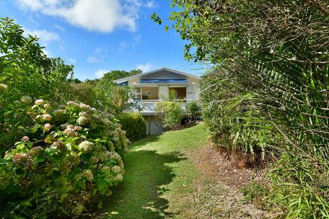Photo of property in 11 Opahi Bay Road, Mahurangi West, Warkworth, 0983