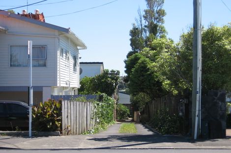 Photo of property in 1/163 Onewa Road, Birkenhead, Auckland, 0626