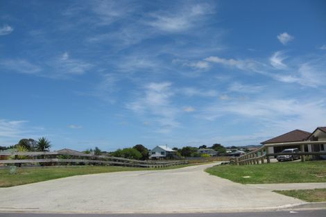 Photo of property in 9 Goble Road, Clarks Beach, Pukekohe, 2679