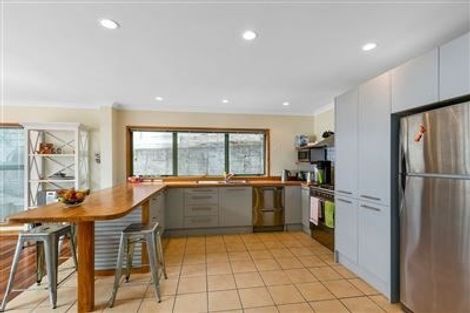 Photo of property in 10 Ocean Parade, Pukerua Bay, 5026