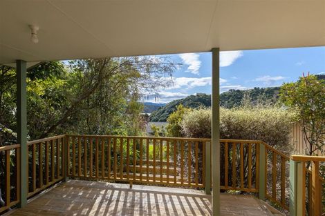 Photo of property in 21 Amelia Crescent, Waikawa, Picton, 7220