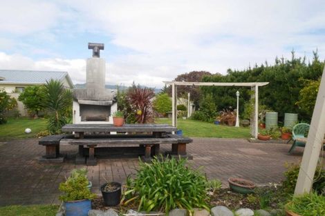 Photo of property in 29 Frimley Terrace, Waikanae Beach, Waikanae, 5036