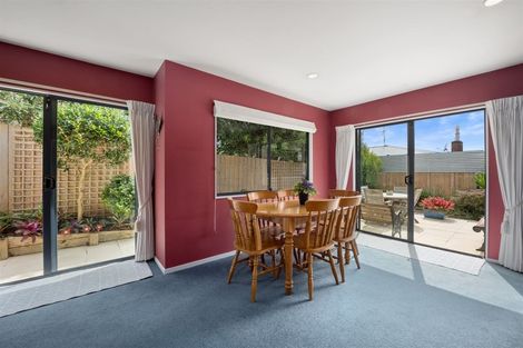 Photo of property in 2/95 Sylvan Avenue, Northcote, Auckland, 0627