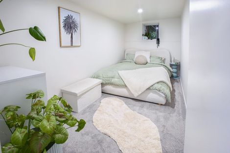 Photo of property in 5 Elliston Crescent, Stanmore Bay, Whangaparaoa, 0932