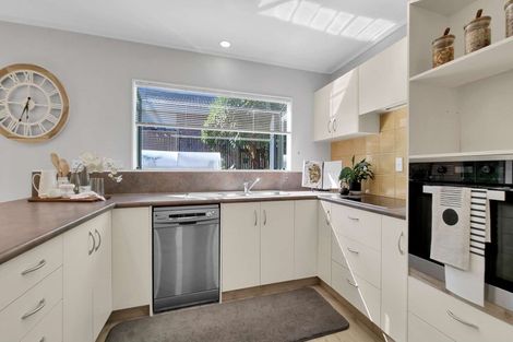 Photo of property in 70 Tawavale Street, Pukehangi, Rotorua, 3015