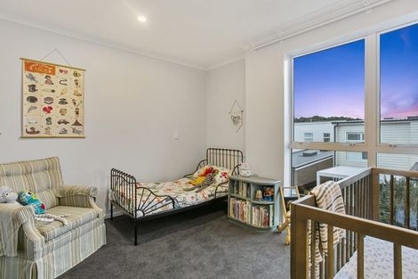 Photo of property in 21 Spotted Dove Road, Hobsonville, Auckland, 0616