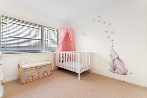 Photo of property in 16 Kunzea Place, Greenhithe, Auckland, 0632