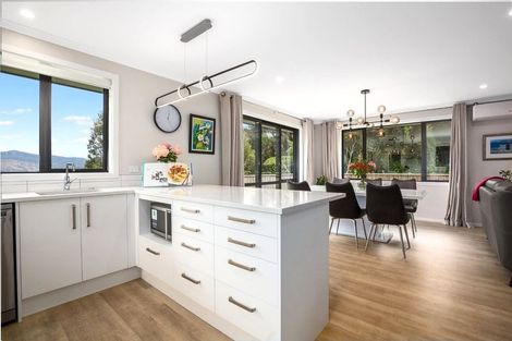 Photo of property in 13 Cosgrove Rise, Riverstone Terraces, Upper Hutt, 5018