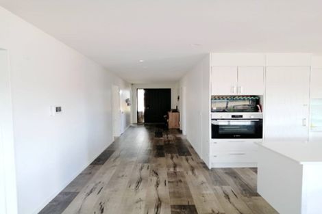 Photo of property in 5 Tararua Street, Massey, Auckland, 0614