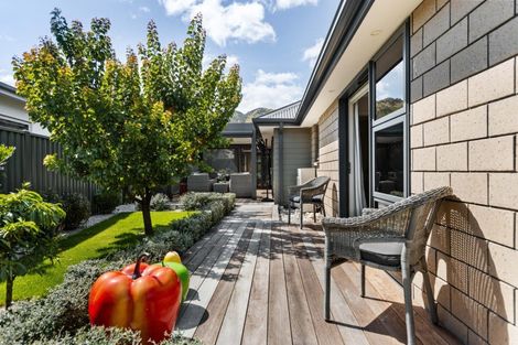 Photo of property in 18 Sunhaven Cove, Cromwell, 9310