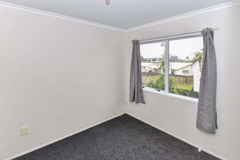 Photo of property in 2/20 Solveig Place, Randwick Park, Auckland, 2105