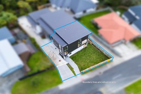 Photo of property in 64a Sungrove Rise, Sunnyvale, Auckland, 0612